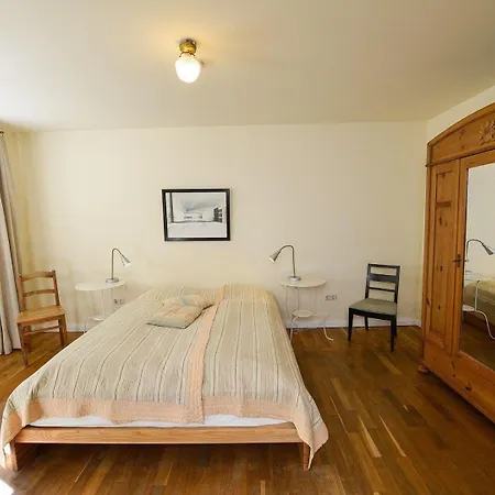 شقة Gutshaus-grubnow-ferienwohnung-2-am-wasser-sauna-und-wlan-incl Grubnow