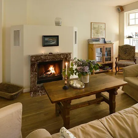 Gutshaus-grubnow-ferienwohnung-2-am-wasser-sauna-und-wlan-incl شقة Grubnow